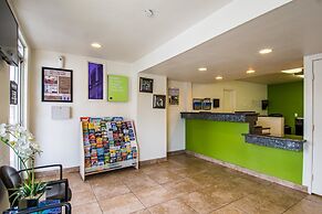 Studio 6 Cypress, CA