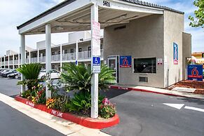 Studio 6 Cypress, CA