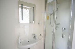 Headlands - Room Only Accommodation