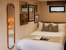 High Corner Inn