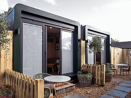 High Corner Inn