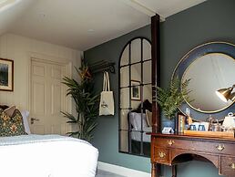 High Corner Inn
