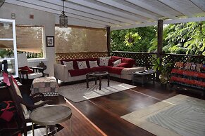 Barbados Chi Guest House