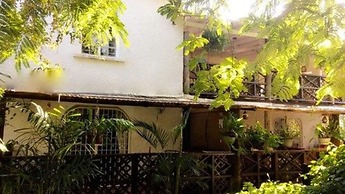 Barbados Chi Guest House