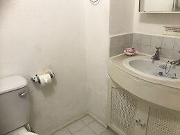 Barbados Chi Guest House