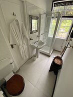 Barbados Chi Guest House