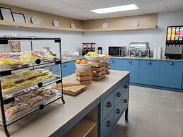 Country Inn & Suites by Radisson Macon West