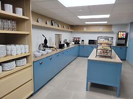 Country Inn & Suites by Radisson Macon West