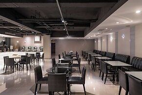 The Riverside Hotel Esthetics