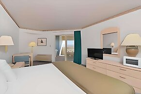 Econo Lodge Inn & Suites