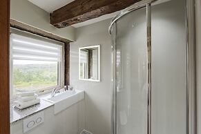 The Saddleworth Hotel