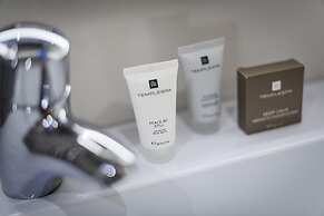 The Saddleworth Hotel