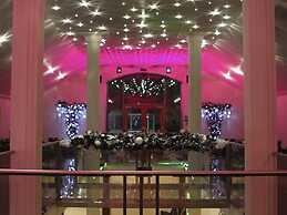 The Saddleworth Hotel