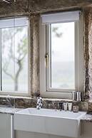 The Saddleworth Hotel