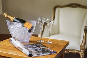 The Saddleworth Hotel