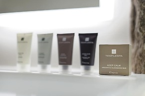 The Saddleworth Hotel