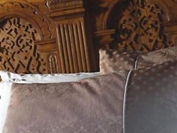 The Saddleworth Hotel