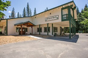 Yosemite Lakes RV Resort