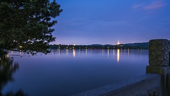 West Lake State Guest House