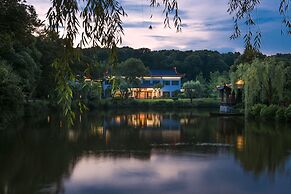 West Lake State Guest House