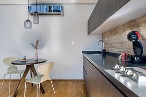 AR 218 Hotel by ULIV
