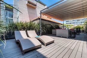 AR 218 Hotel by ULIV