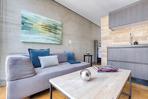 AR 218 Hotel by ULIV