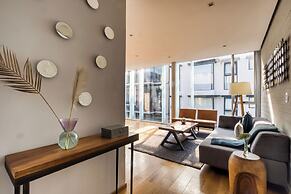 AR 218 Hotel by ULIV