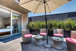 AR 218 Hotel by ULIV