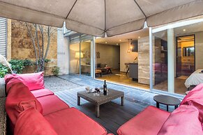 AR 218 Hotel by ULIV