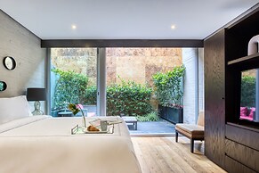 AR 218 Hotel by ULIV