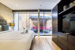 AR 218 Hotel by ULIV