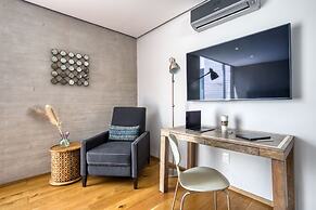 AR 218 Hotel by ULIV