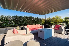 AR 218 Hotel by ULIV