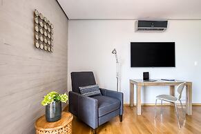 AR 218 Hotel by ULIV