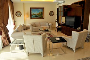 Dolphin Royal Suites