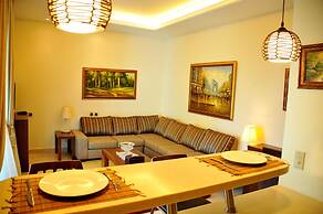 Dolphin Royal Suites