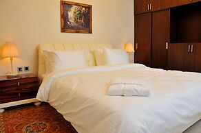 Dolphin Royal Suites