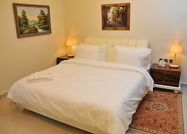 Dolphin Royal Suites