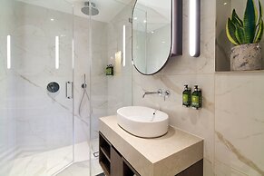 Cheval Phoenix House at Sloane Square