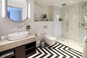 Cheval Phoenix House at Sloane Square