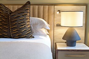 Cheval Phoenix House at Sloane Square