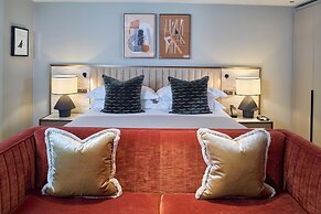 Cheval Phoenix House at Sloane Square