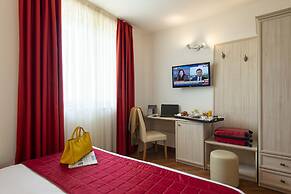 Simon Hotel