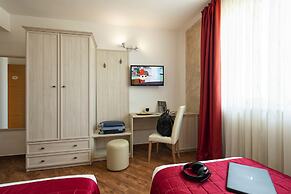 Simon Hotel