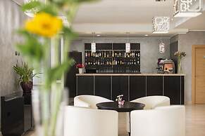 Simon Hotel