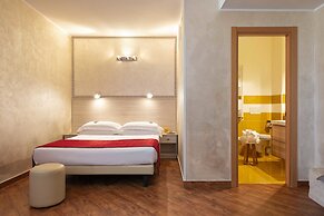Simon Hotel