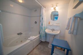 Night Swan Intracoastal B&B