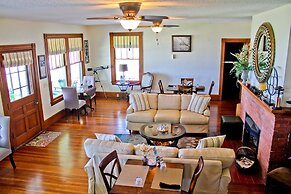 Night Swan Intracoastal B&B