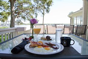 Night Swan Intracoastal B&B